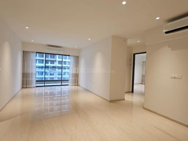 2 BHK Apartment in Malad West for resale Mumbai. The reference number is 20726433