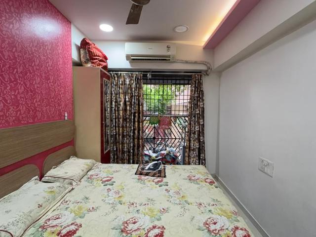 2 BHK Apartment in Malad West for resale Mumbai. The reference number is 20732311