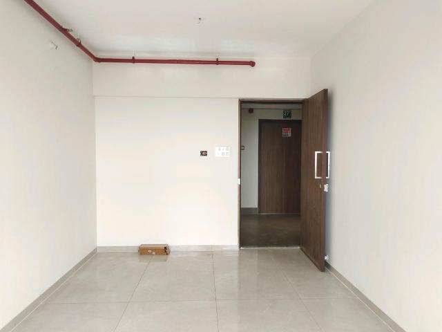 2 BHK Apartment in Malad West for resale Mumbai. The reference number is 20903866