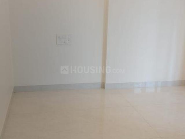 2 BHK Apartment in Malad West for resale Mumbai. The reference number is 18229115