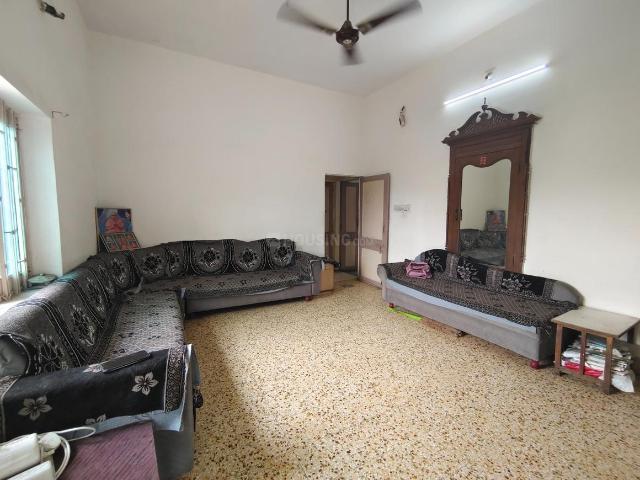 2 BHK Apartment in Maninagar for rent Ahmedabad. The reference number is 18629308