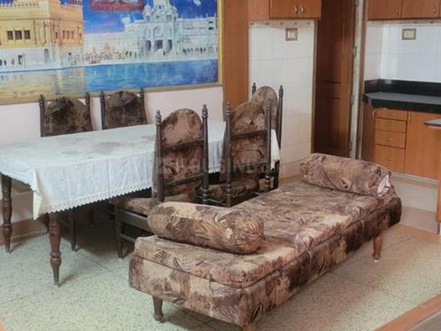 2 BHK Apartment in Maninagar for rent Ahmedabad. The reference number is 19864304
