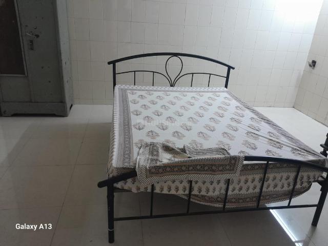 2 BHK Apartment in Maninagar for rent Ahmedabad. The reference number is 20464244