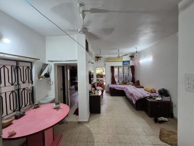 2 BHK Apartment in Maninagar for resale Ahmedabad. The reference number is 18272371