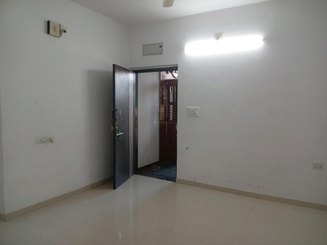 2 BHK Apartment in Maninagar for resale Ahmedabad. The reference number is 9585016