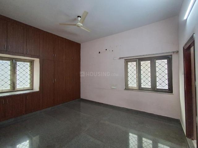 2 BHK Apartment in Manikonda for rent Hyderabad. The reference number is 18564031