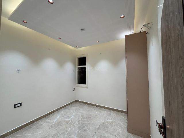 2 BHK Apartment in Mansa Ram Park for resale New Delhi. The reference number is 20660500