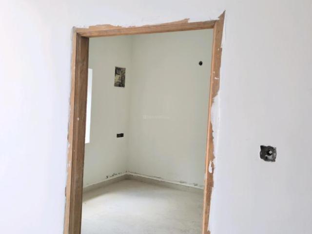 2 BHK Apartment in Miyapur for resale Hyderabad. The reference number is 20715619