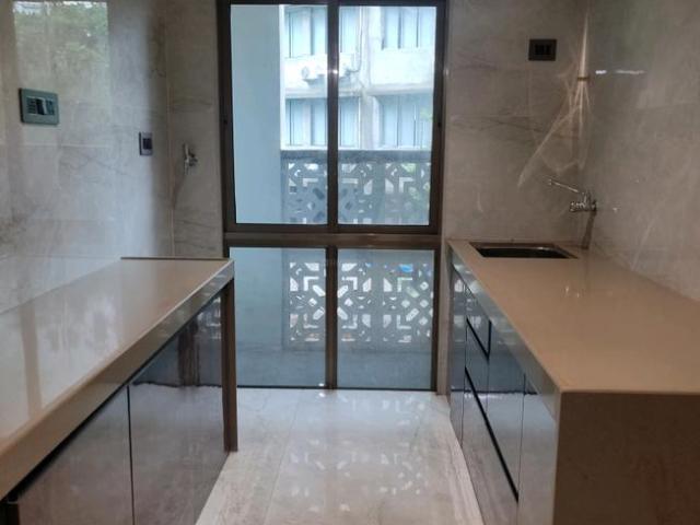 2 BHK Apartment in Mira Road East for resale Mira Bhayandar. The reference number is 13498717