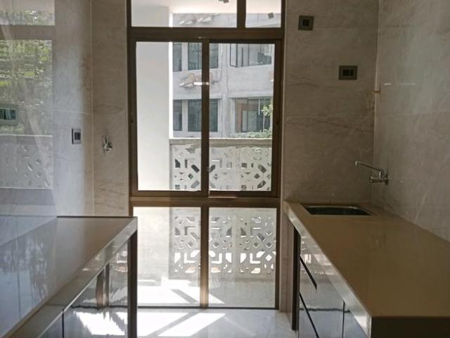 2 BHK Apartment in Mira Road East for resale Mira Bhayandar. The reference number is 15392362