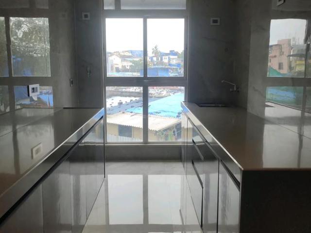 2 BHK Apartment in Mira Road East for resale Mira Bhayandar. The reference number is 17630457