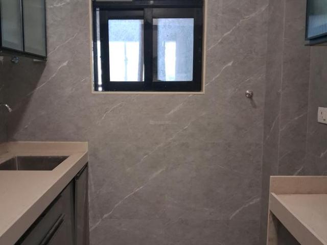 2 BHK Apartment in Mira Road East for resale Mira Bhayandar. The reference number is 18590044