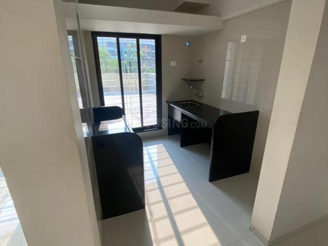 2 BHK Apartment in Mira Road East for resale Mira Bhayandar. The reference number is 18595769