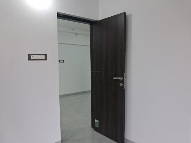 2 BHK Apartment in Mira Road East for resale Mira Bhayandar. The reference number is 19382595