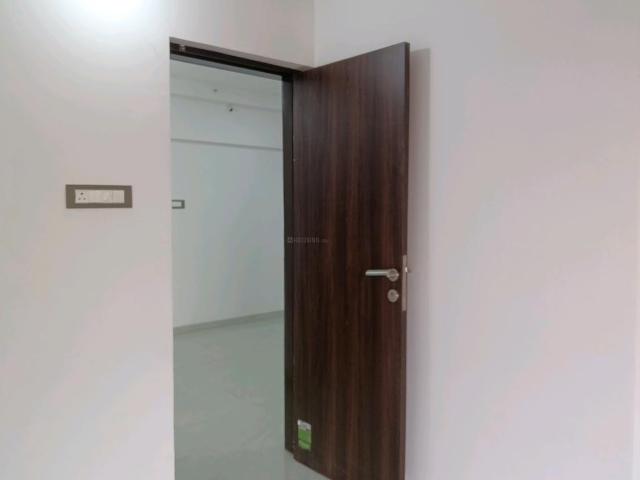 2 BHK Apartment in Mira Road East for resale Mira Bhayandar. The reference number is 19388476