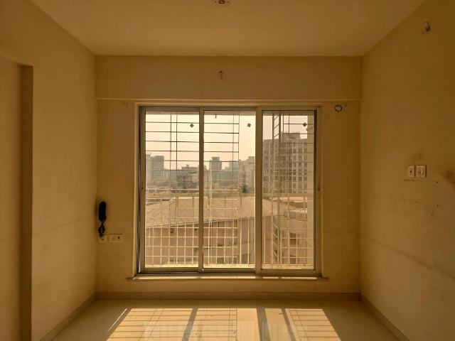 2 BHK Apartment in Mira Road East for resale Mira Bhayandar. The reference number is 19486112