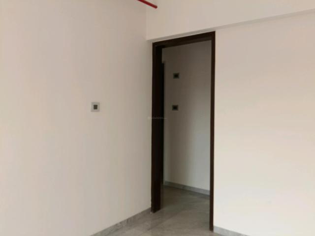 2 BHK Apartment in Mira Road East for resale Mira Bhayandar. The reference number is 19998056