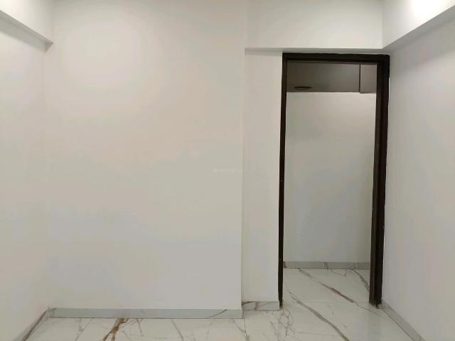 2 BHK Apartment in Mira Road East for resale Mira Bhayandar. The reference number is 20268583