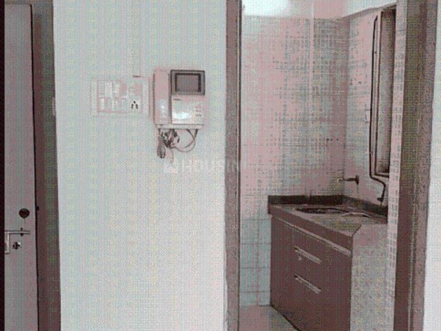 2 BHK Apartment in Mira Road East for resale Mira Bhayandar. The reference number is 20201225