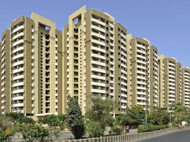 2 BHK Apartment in Mira Road East for resale Mira Bhayandar. The reference number is 20453657