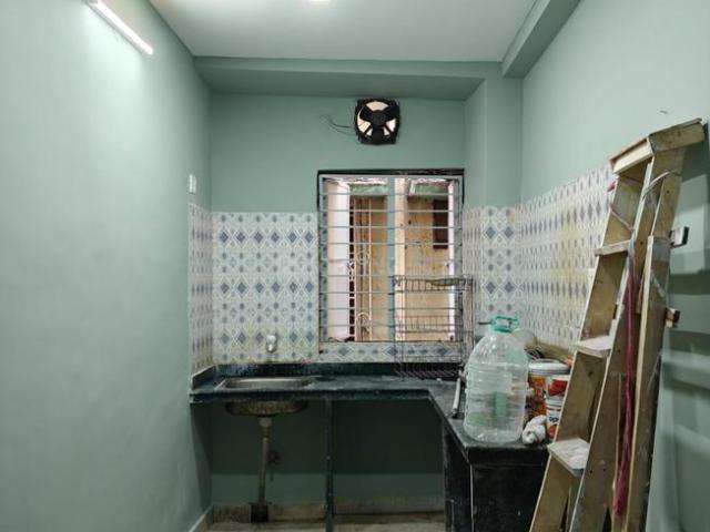 2 BHK Apartment in Mukundapur for resale Kolkata. The reference number is 19720813