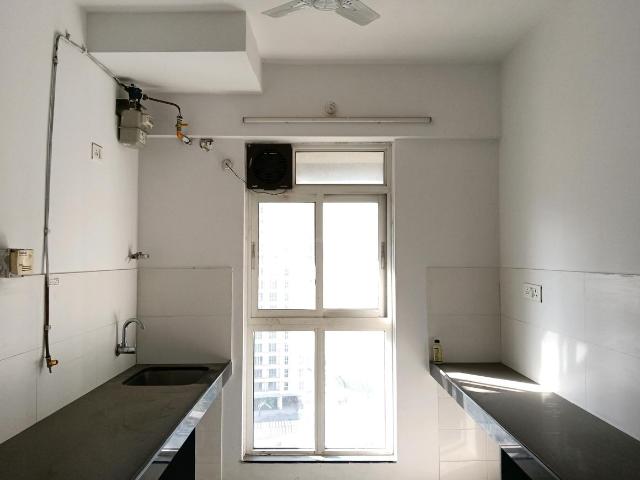 2 BHK Apartment in Mulund East for rent Mumbai. The reference number is 18872741