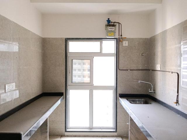 2 BHK Apartment in Mulund East for resale Mumbai. The reference number is 19328744