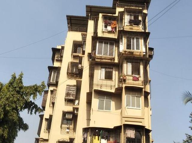 2 BHK Apartment in Mulund West for resale Mumbai. The reference number is 14060053