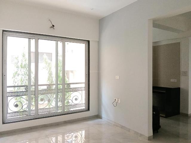 2 BHK Apartment in Mulund West for resale Mumbai. The reference number is 19708675