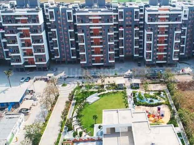 2 BHK Apartment in Mundhwa for resale Pune. The reference number is 17749479