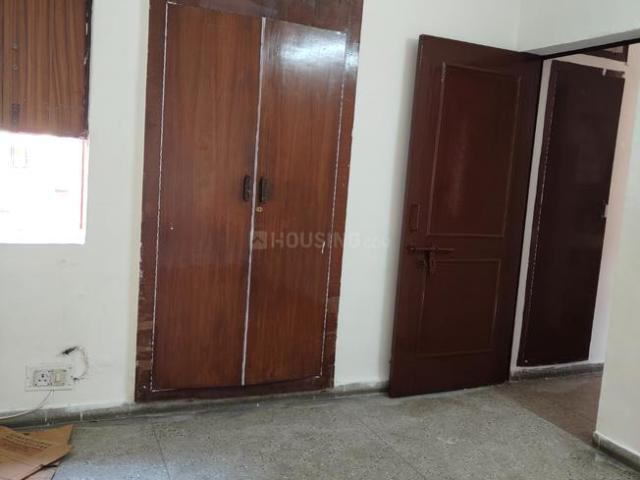2 BHK Apartment in Munirka for resale New Delhi. The reference number is 18654294