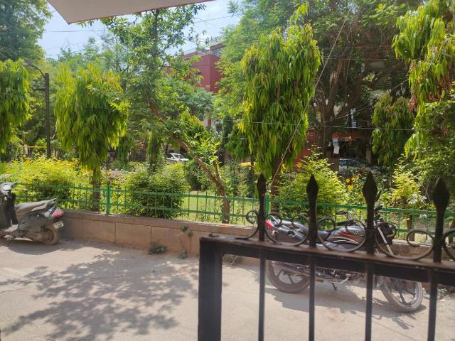 2 BHK Apartment in Munirka for resale New Delhi. The reference number is 20540321