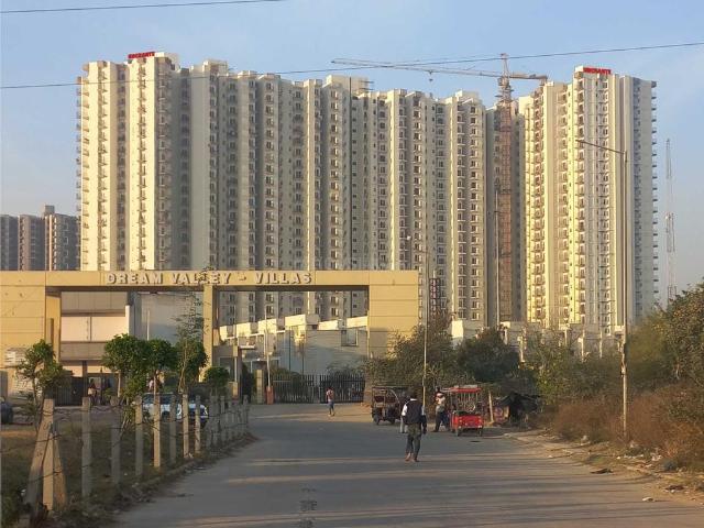2 BHK Apartment in Noida Extension for rent Greater Noida. The reference number is 16622774
