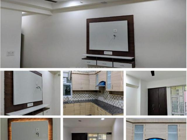 2 BHK Apartment in Noida Extension for rent Greater Noida. The reference number is 17945362