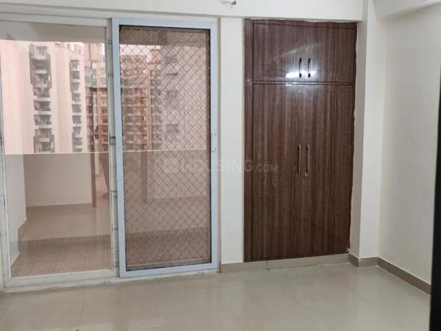 2 BHK Apartment in Noida Extension for rent Greater Noida. The reference number is 19960370