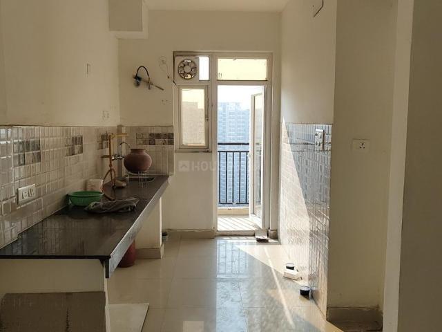 2 BHK Apartment in Noida Extension for rent Greater Noida. The reference number is 19273659