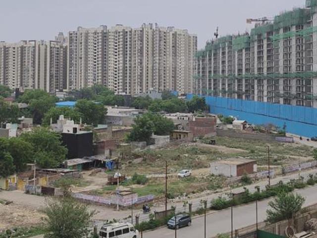 2 BHK Apartment in Noida Extension for rent Greater Noida. The reference number is 20580559