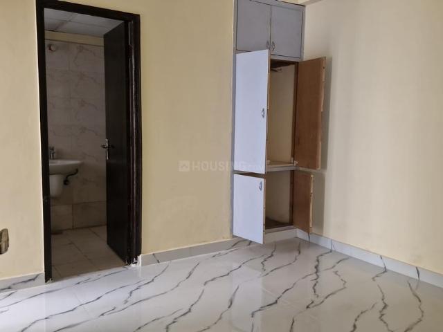 2 BHK Apartment in Noida Extension for rent Greater Noida. The reference number is 20194051