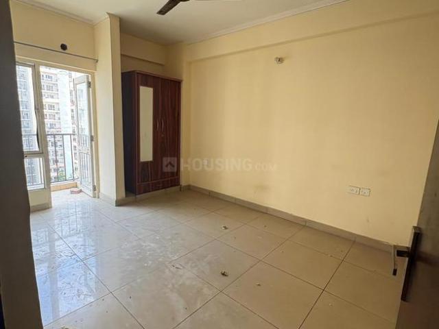 2 BHK Apartment in Noida Extension for resale Greater Noida. The reference number is 17721392