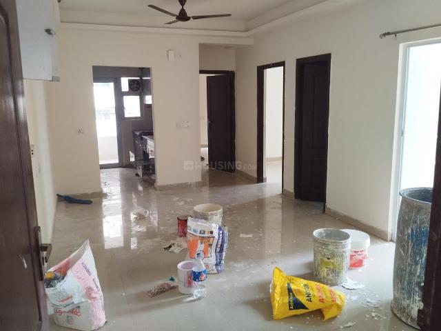 2 BHK Apartment in Noida Extension for resale Greater Noida. The reference number is 17830481