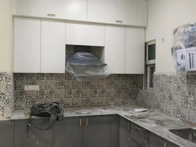 2 BHK Apartment in Noida Extension for resale Greater Noida. The reference number is 18338215