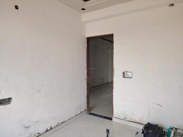 2 BHK Apartment in Noida Extension for resale Greater Noida. The reference number is 18863179