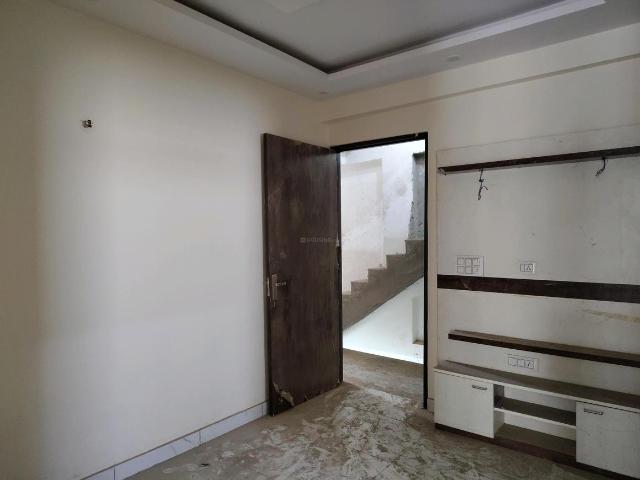 2 BHK Apartment in Noida Extension for resale Greater Noida. The reference number is 18863347