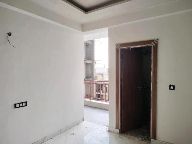 2 BHK Apartment in Noida Extension for resale Greater Noida. The reference number is 18863359