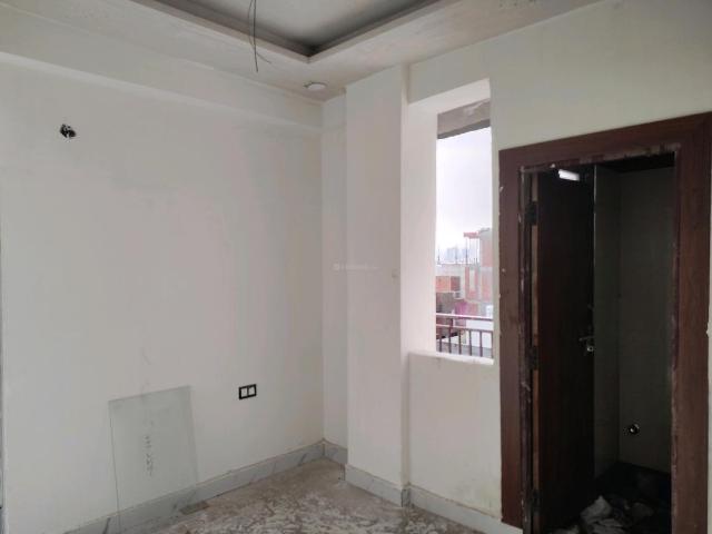 2 BHK Apartment in Noida Extension for resale Greater Noida. The reference number is 18863371