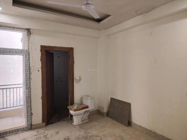 2 BHK Apartment in Noida Extension for resale Greater Noida. The reference number is 18863778