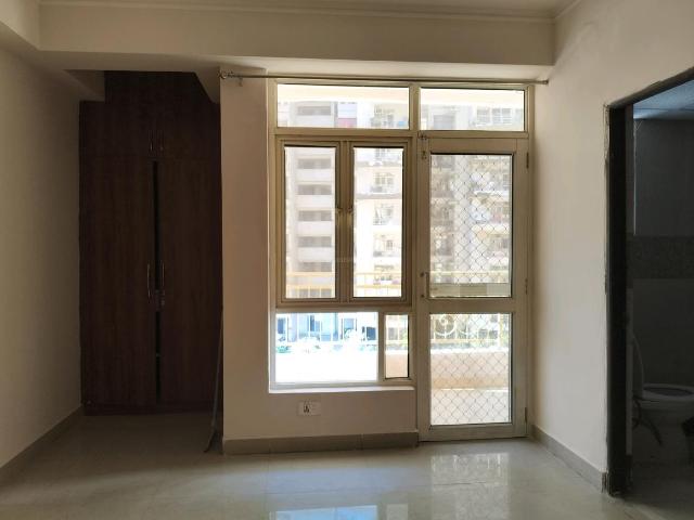 2 BHK Apartment in Noida Extension for resale Greater Noida. The reference number is 19134767