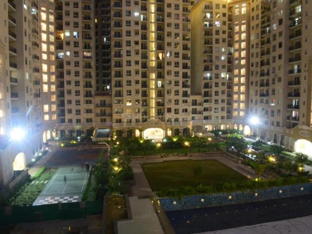 2 BHK Apartment in Noida Extension for resale Greater Noida. The reference number is 19361491