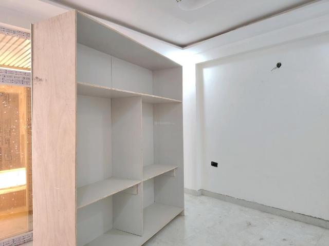 2 BHK Apartment in Noida Extension for resale Greater Noida. The reference number is 19467392