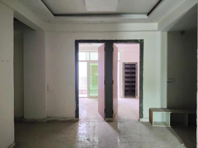 2 BHK Apartment in Noida Extension for resale Greater Noida. The reference number is 19582209